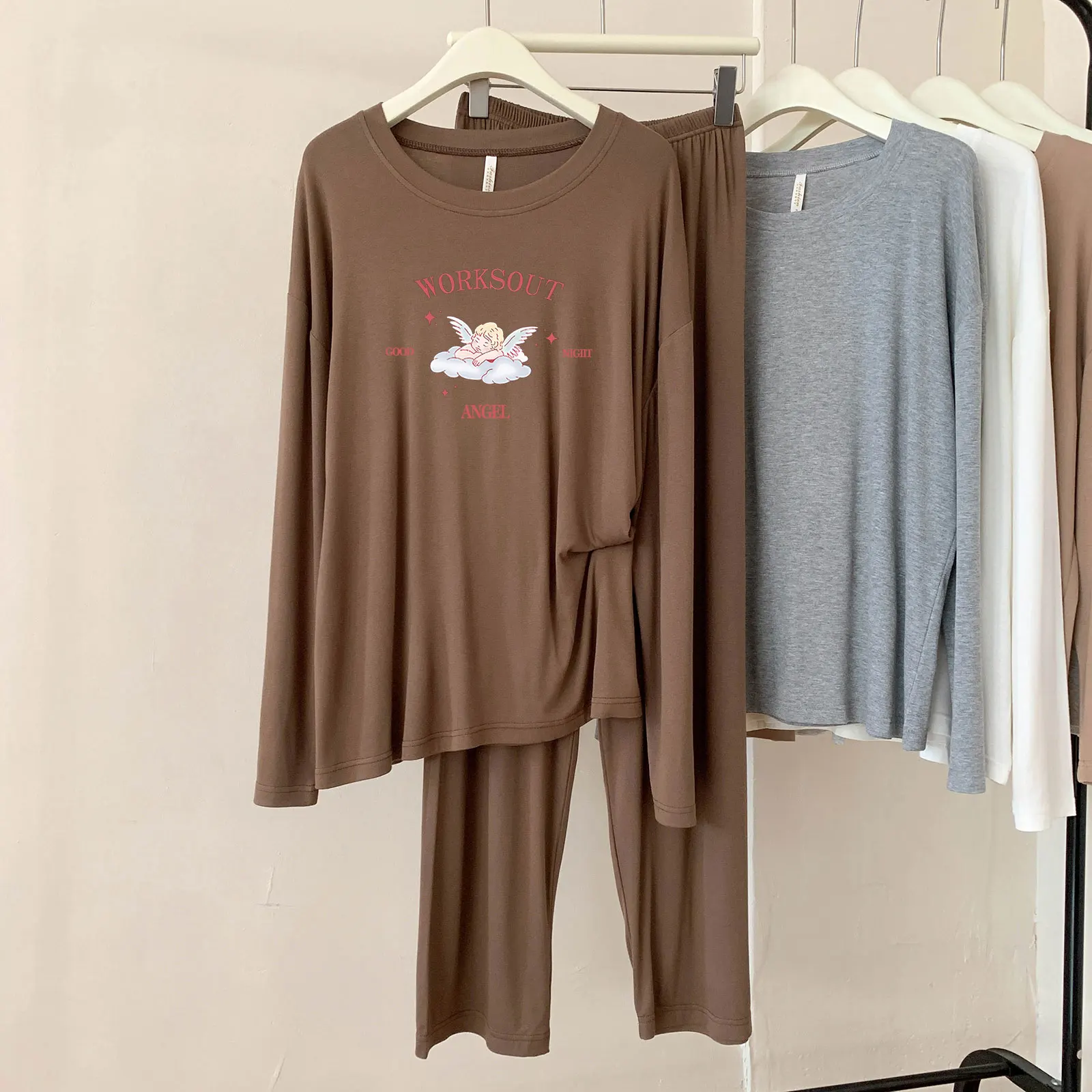 A87 модальные пижамы женские весенне-осенние новые повседневные дышащие комплекты домашней одежды в клетку с круглым вырезом и длинными рукавами
A87 модальные пижамы женские весенне-осенние новые повседневные дышащие комплекты домашней одежды в клетку с круглым вырезом и длинными рукавами