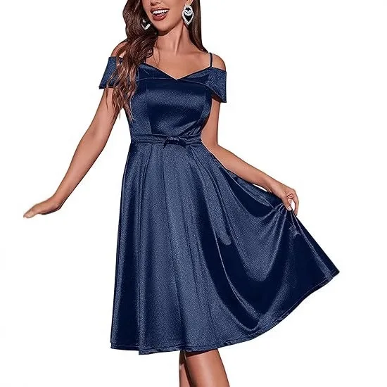 Элегантное атласное вечернее платье без бретелек с драпировкой, круглым вырезом и эластичной талией для торжественных ужинов
Элегантное атласное вечернее платье без бретелек с драпировкой, круглым вырезом и эластичной талией для торжественных ужинов