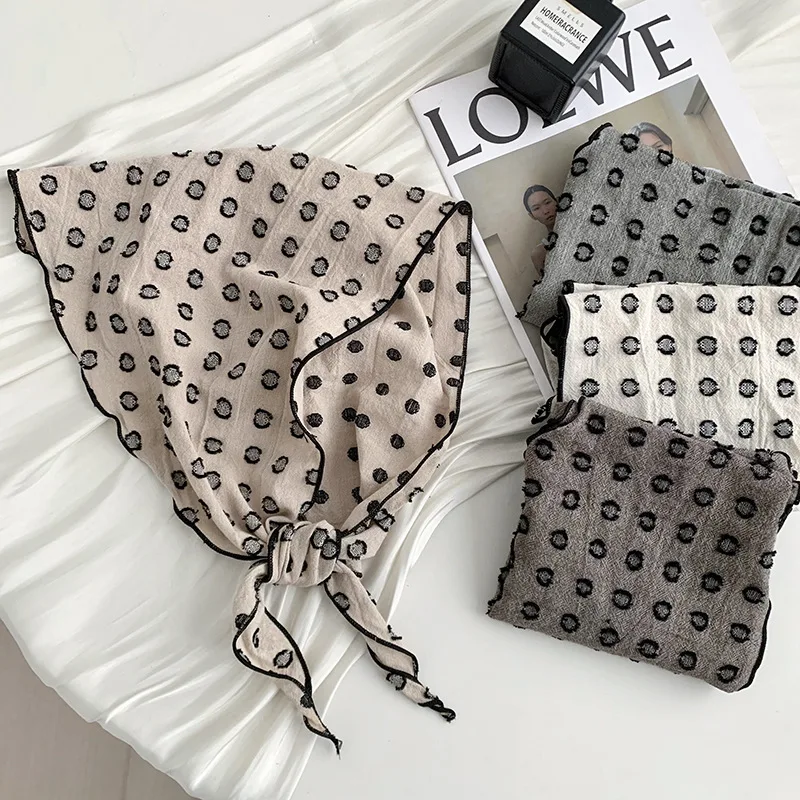 Pastoral Style New Round Dot Sunscreen Headscarf Girls Korean Small Scarves Tied Hair Scarves Summer Women Triangular Hijab
Pastoral Style New Round Dot Sunscreen Headscarf Girls Korean Small Scarves Tied Hair Scarves Summer Women Triangular Hijab