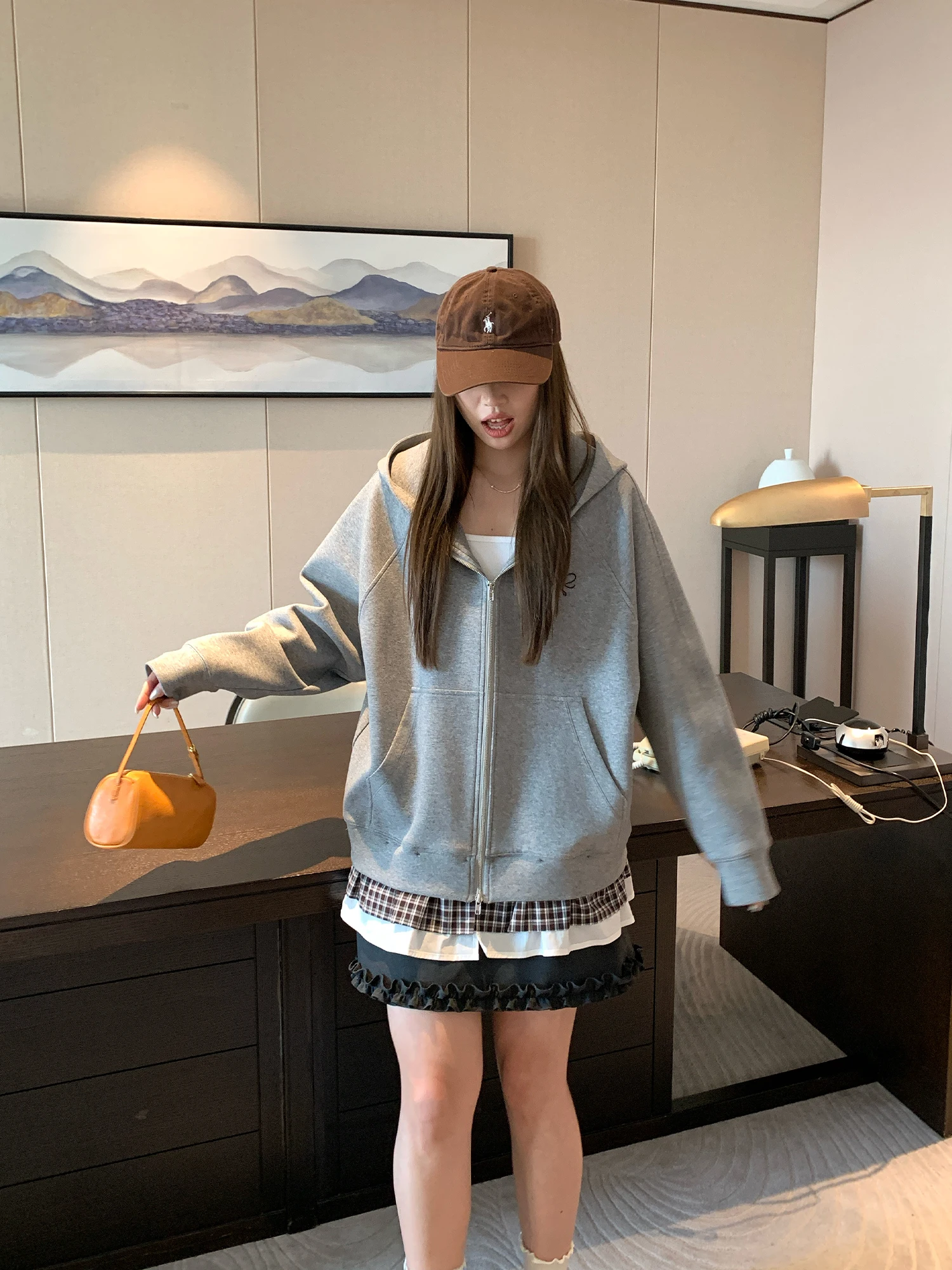 NAZ Large Size Cloud Mousse Hoodie Women's Casual Patchwork Sweatirt Spring Season Detachable Skirt Design Casual Top
NAZ Large Size Cloud Mousse Hoodie Women's Casual Patchwork Sweatirt Spring Season Detachable Skirt Design Casual Top