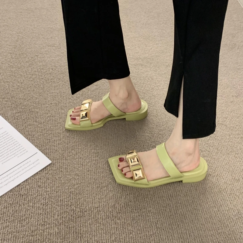 Square Head Women Slippers Rivet Flat Women Sandals Outdoor Beach Shoes Open Toe Casual Sandals Muje Women's Flip Flops 2022 New
Square Head Women Slippers Rivet Flat Women Sandals Outdoor Beach Shoes Open Toe Casual Sandals Muje Women's Flip Flops 2022 New