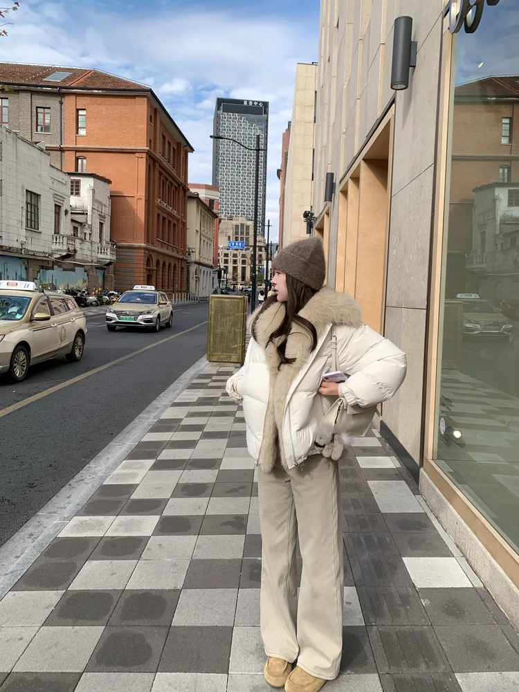 YUYEE Nordic Fairy T 90 Белая женская пуховая куртка с меховым воротником, съемная, теплая верхняя одежда, короткий/длинный рукав
YUYEE Nordic Fairy T 90 Белая женская пуховая куртка с меховым воротником, съемная, теплая верхняя одежда, короткий/длинный рукав