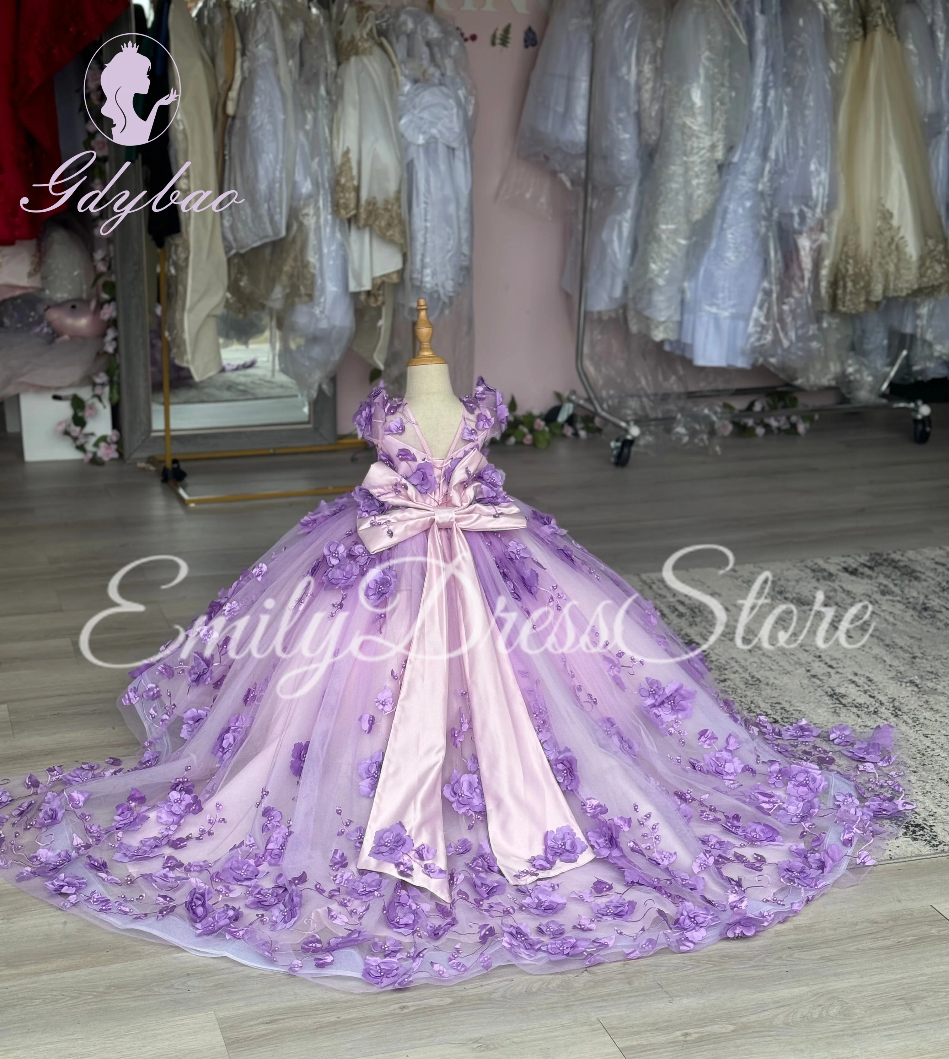 Customized Purple Flower Girl Dress for Wedding Applique Luxury Lace Tulle Puffy Kids Birthday Party First Communion Gown
Customized Purple Flower Girl Dress for Wedding Applique Luxury Lace Tulle Puffy Kids Birthday Party First Communion Gown