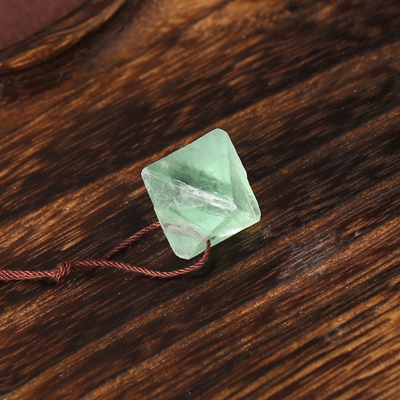 Натуральный камень, зеленый флюорит, резной ромб, кулон, бусина 25x23 мм, 10,2 г, полудрагоценные модные ювелирные изделия, ожерелье, аксессуар
Натуральный камень, зеленый флюорит, резной ромб, кулон, бусина 25x23 мм, 10,2 г, полудрагоценные модные ювелирные изделия, ожерелье, аксессуар