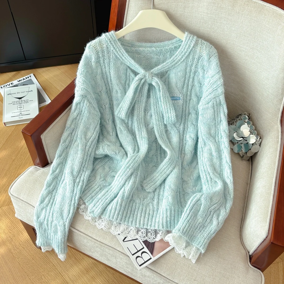 Женский синий пуловер на шнуровке с бантом, свитер Y2k, винтажный элегантный джемпер 2000-х годов в корейском стиле, вязаный кашемировый свитер с длинными рукавами, зимний
Женский синий пуловер на шнуровке с бантом, свитер Y2k, винтажный элегантный джемпер 2000-х годов в корейском стиле, вязаный кашемировый свитер с длинными рукавами, зимний