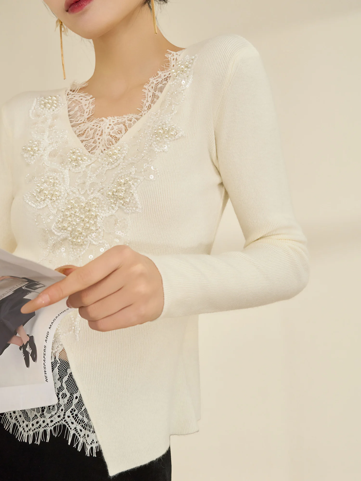 Flowing Era Slim Fit Lace Splice V-ne Knitted Sweater Women's Ele ort Inner Wear French Sle Soft Polyester Fiber
Flowing Era Slim Fit Lace Splice V-ne Knitted Sweater Women's Ele ort Inner Wear French Sle Soft Polyester Fiber