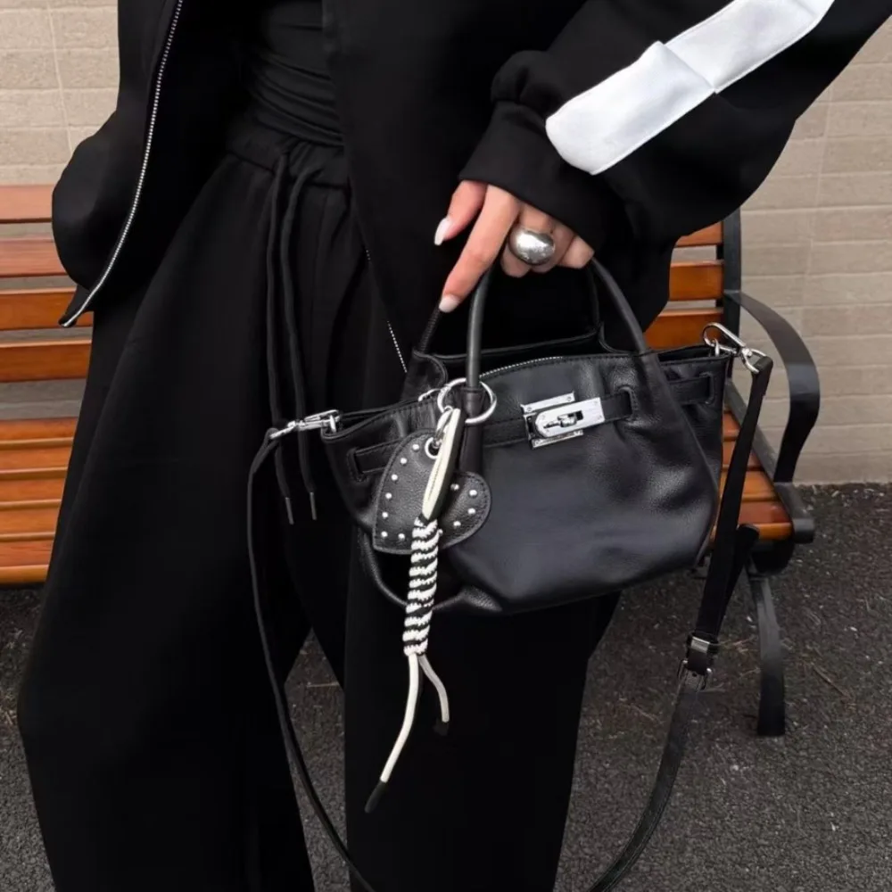 Дизайнерская сумка-корзина Niche Design 2026: Новая модель из натуральной кожи высшего качества, элитная сумка через плечо, модная сумка-ведро
Дизайнерская сумка-корзина Niche Design 2026: Новая модель из натуральной кожи высшего качества, элитная сумка через плечо, модная сумка-ведро