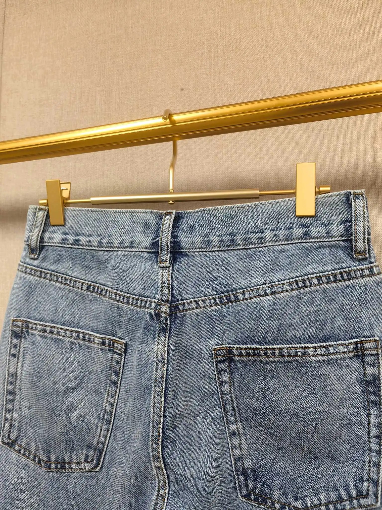 2026 Summer Women Embroidered Hollow Flower Denim Pants High Waist Zipper Casual Ladies Blue Straight Leg Pants
2026 Summer Women Embroidered Hollow Flower Denim Pants High Waist Zipper Casual Ladies Blue Straight Leg Pants