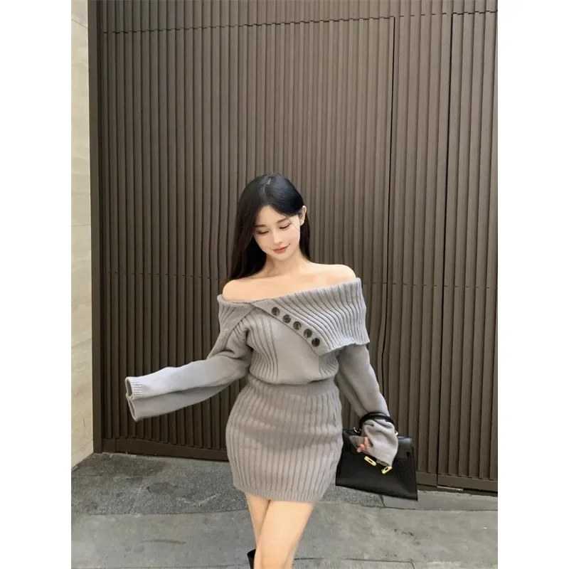 Two-piece Set for Women New One-line Collar, Gray Solid Color Sweater Skirt Waist-covering Hip Knitted Small Fragrance Versatile
Two-piece Set for Women New One-line Collar, Gray Solid Color Sweater Skirt Waist-covering Hip Knitted Small Fragrance Versatile