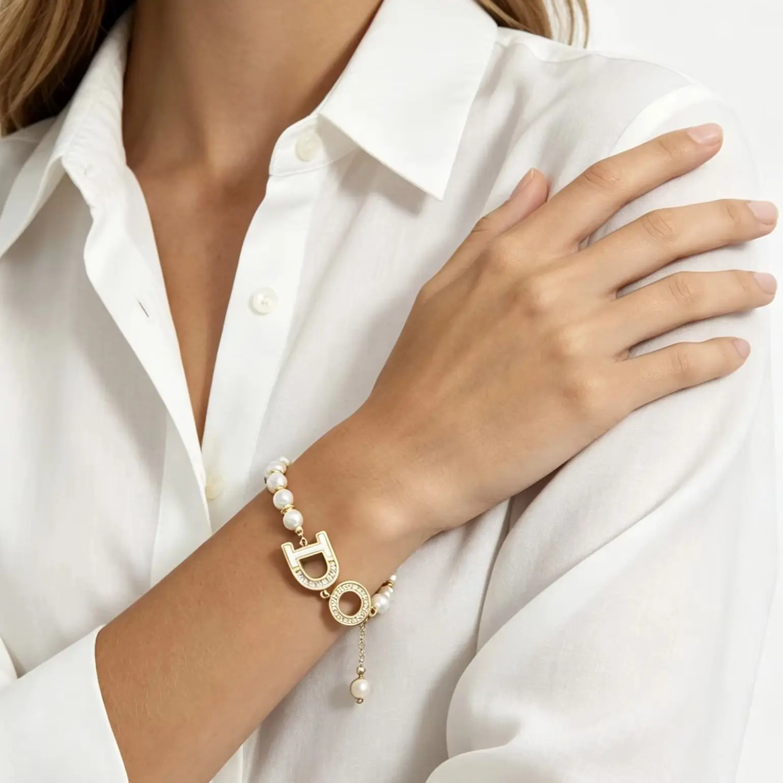 DO Letter Charm Pearl Beaded Bracelet Adjustable Fashion Jewelry for Women
DO Letter Charm Pearl Beaded Bracelet Adjustable Fashion Jewelry for Women