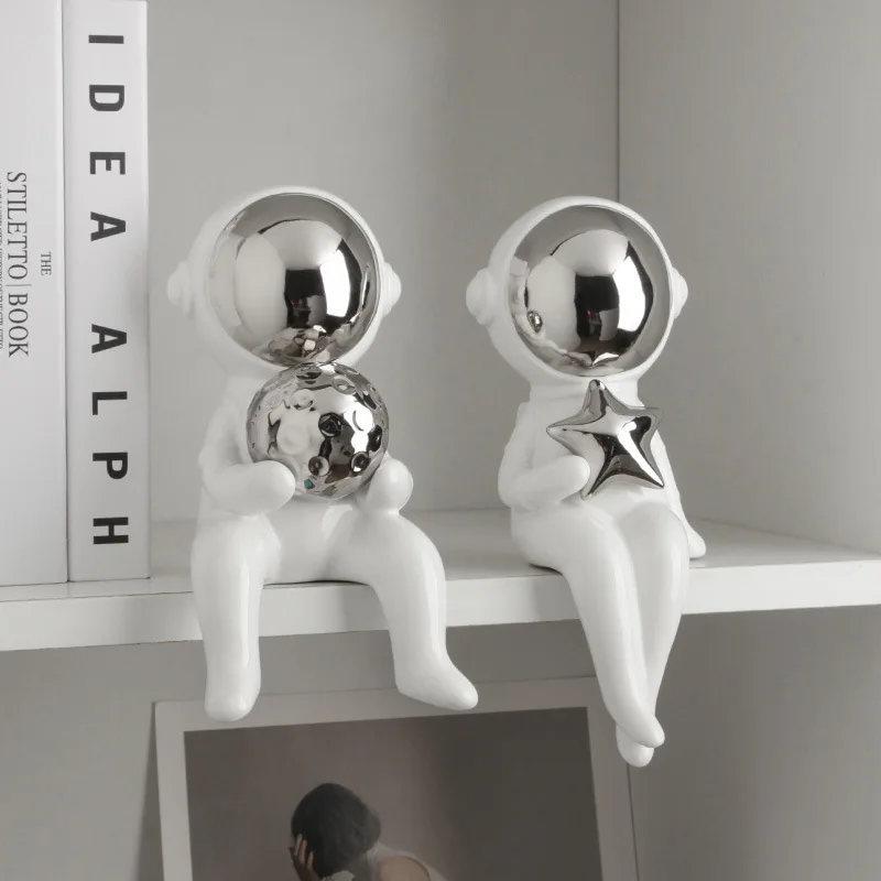 Creative astronaut living room TV cabinet wine cabinet decoration ornaments light luxury crafts
Creative astronaut living room TV cabinet wine cabinet decoration ornaments light luxury crafts