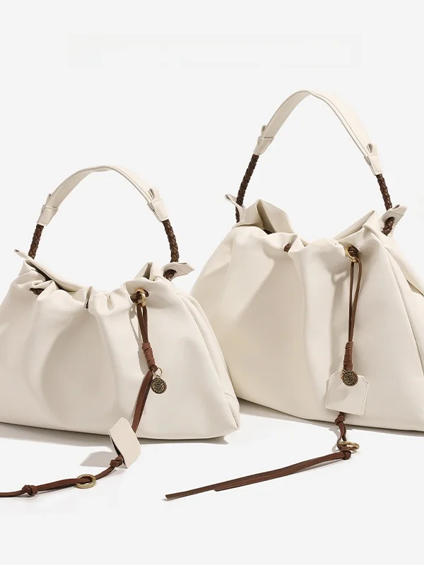 CharlieKitty Crossbody Bag 2026 New Style Elegant Leisure Tote Bag Single Shoulder Strap Dumpling Shape Pure Color
CharlieKitty Crossbody Bag 2026 New Style Elegant Leisure Tote Bag Single Shoulder Strap Dumpling Shape Pure Color