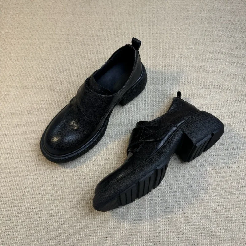 Women Soft Leather Loafers Shoes Women Platform Shoes Small Leather Shoe Commuting High End Thick Heels Single Woman
Women Soft Leather Loafers Shoes Women Platform Shoes Small Leather Shoe Commuting High End Thick Heels Single Woman