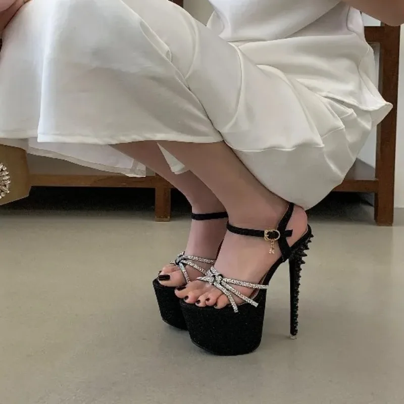 Fashion Women's Sandals Sexy Fetish Rivet Super High Heels Buckle Strap Women Pumps Fashion Design Crystal Carnival Dance Shoes
Fashion Women's Sandals Sexy Fetish Rivet Super High Heels Buckle Strap Women Pumps Fashion Design Crystal Carnival Dance Shoes