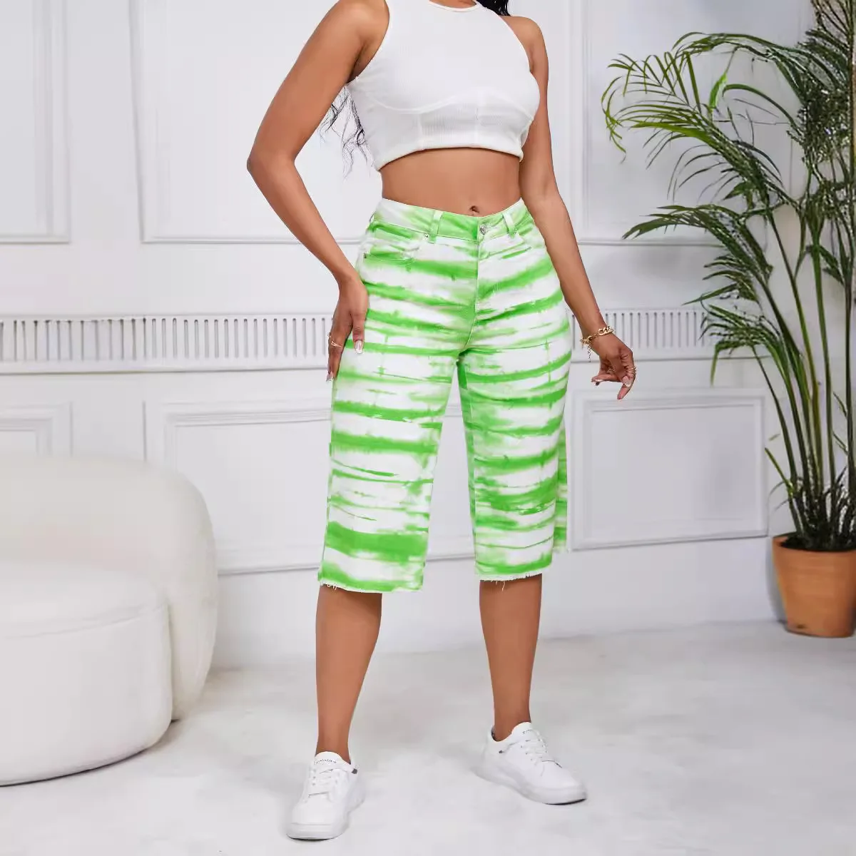 Summer New Design Sense of Tie-dyed Seven-inch Jeans. New Fashionable Washed Fringed Loose Straight-leg Short Jeans for Ladies
Summer New Design Sense of Tie-dyed Seven-inch Jeans. New Fashionable Washed Fringed Loose Straight-leg Short Jeans for Ladies