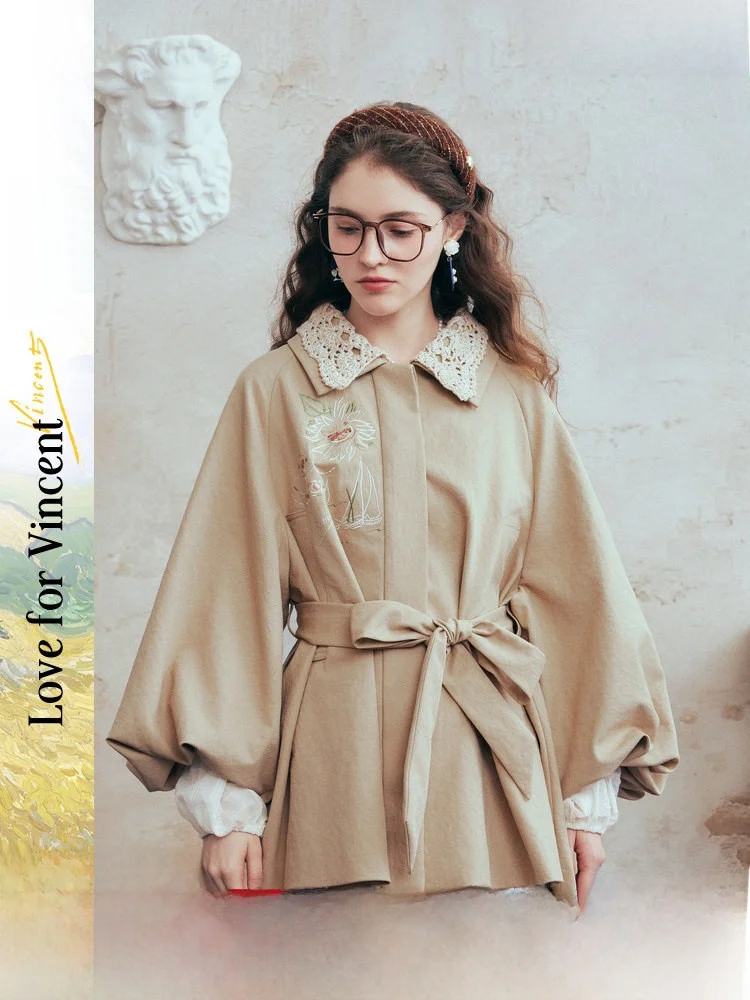 Женская повседневная верхняя одежда Van Gogh с художественной ручной вышивкой цветами, двухслойным воротником, пэчворком и поясом, Весна 2026
Женская повседневная верхняя одежда Van Gogh с художественной ручной вышивкой цветами, двухслойным воротником, пэчворком и поясом, Весна 2026