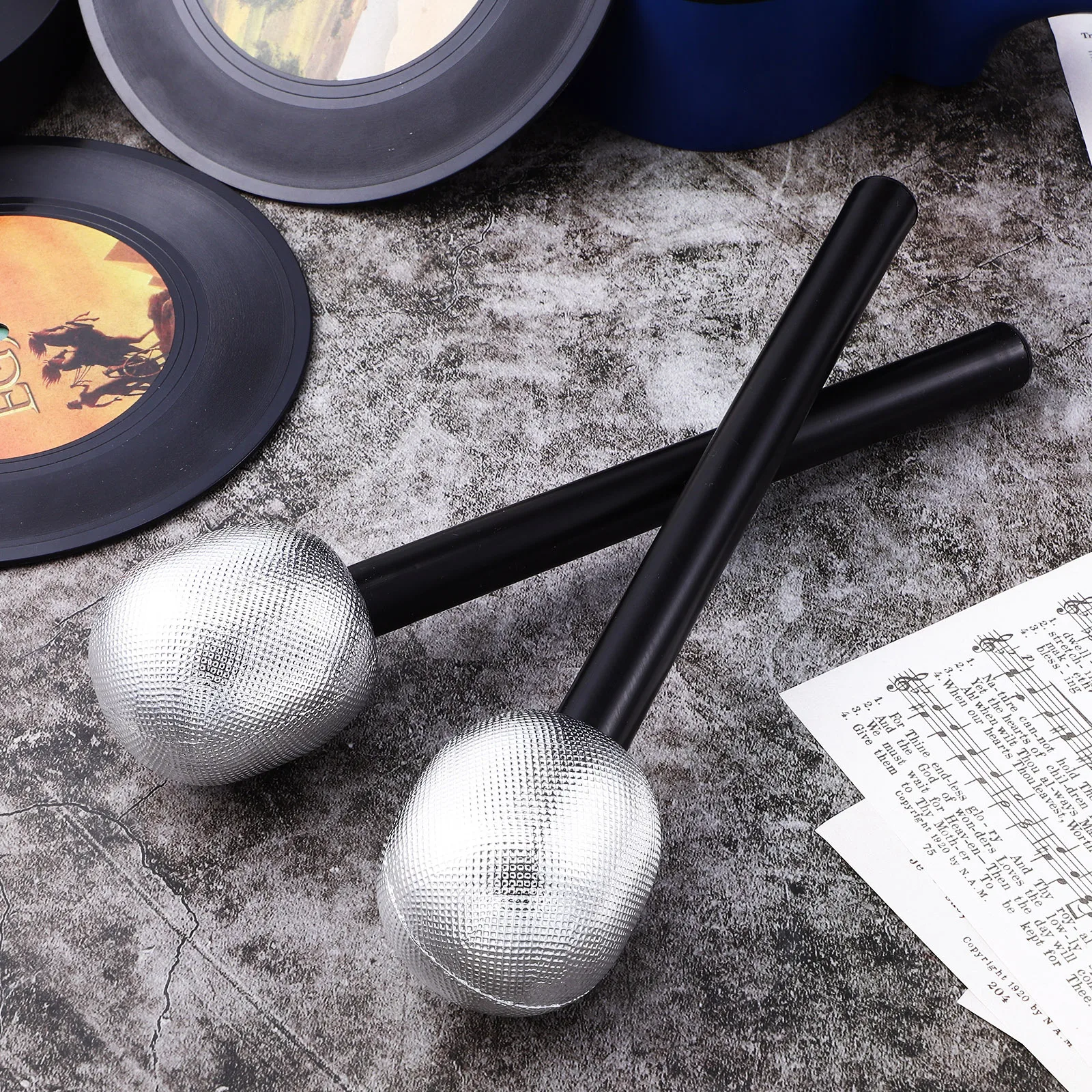 4Pcs Play Microphone Props Realistic Fake Mic Lightweight and Safe for Pretend Play Parties Cosplay Photo Shoots Singer Costume
4Pcs Play Microphone Props Realistic Fake Mic Lightweight and Safe for Pretend Play Parties Cosplay Photo Shoots Singer Costume