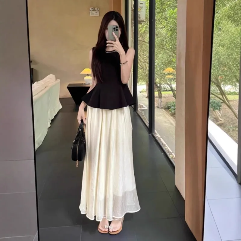 2026 New Chinese Fashion Suit Skirt Women's Summer Temperament Lotus Leaf Edge Sleeveless Top High Waist Skirt Two-piece Set
2026 New Chinese Fashion Suit Skirt Women's Summer Temperament Lotus Leaf Edge Sleeveless Top High Waist Skirt Two-piece Set