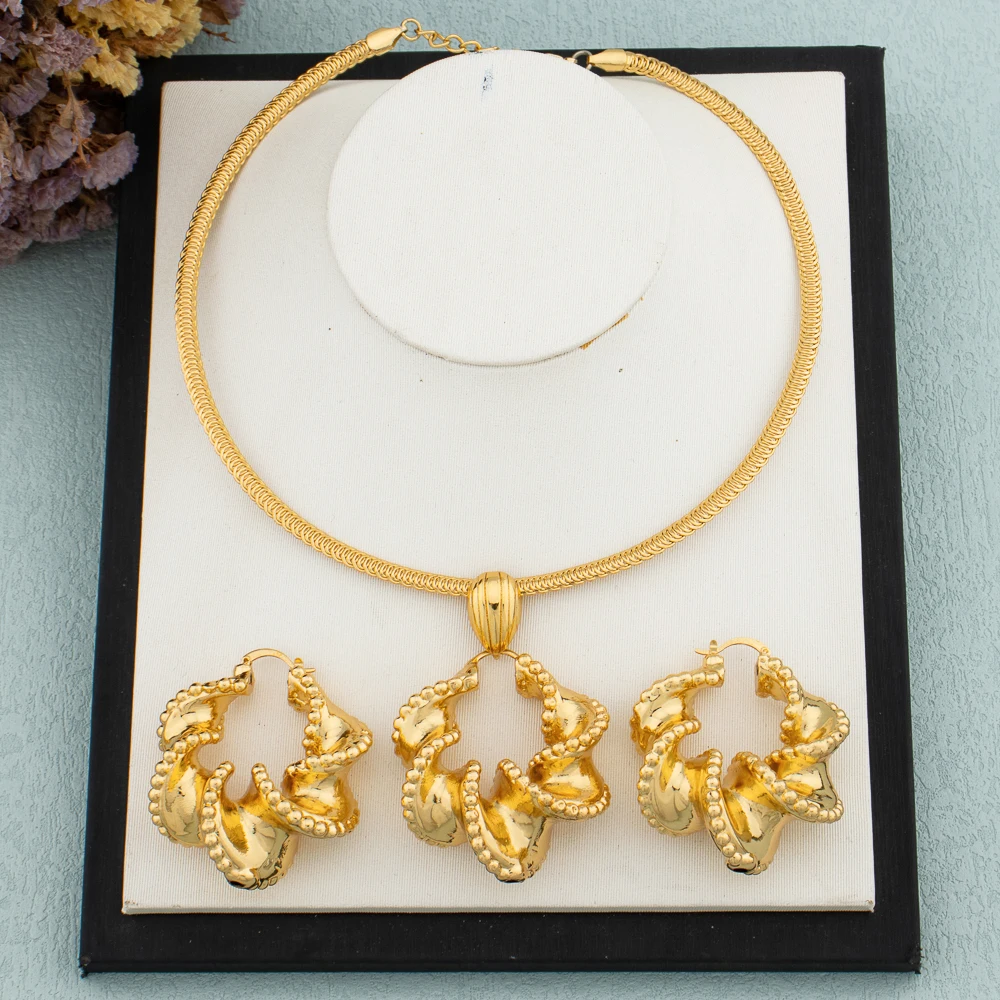 African Jewelry Set 18K Gold Plated Women Big Bold Design Earrings Pendant Wedding Bridal Fashion Necklace Bracelet Ring Gift
African Jewelry Set 18K Gold Plated Women Big Bold Design Earrings Pendant Wedding Bridal Fashion Necklace Bracelet Ring Gift