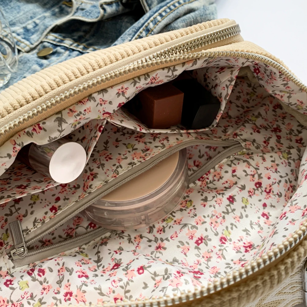 Corduroy Chest Bag Fashion Fanny Pack Wide Guitar Strap Stylish Crossbody Bag Vintage Shoulder Bag Casual Sports Bag 
Corduroy Chest Bag Fashion Fanny Pack Wide Guitar Strap Stylish Crossbody Bag Vintage Shoulder Bag Casual Sports Bag