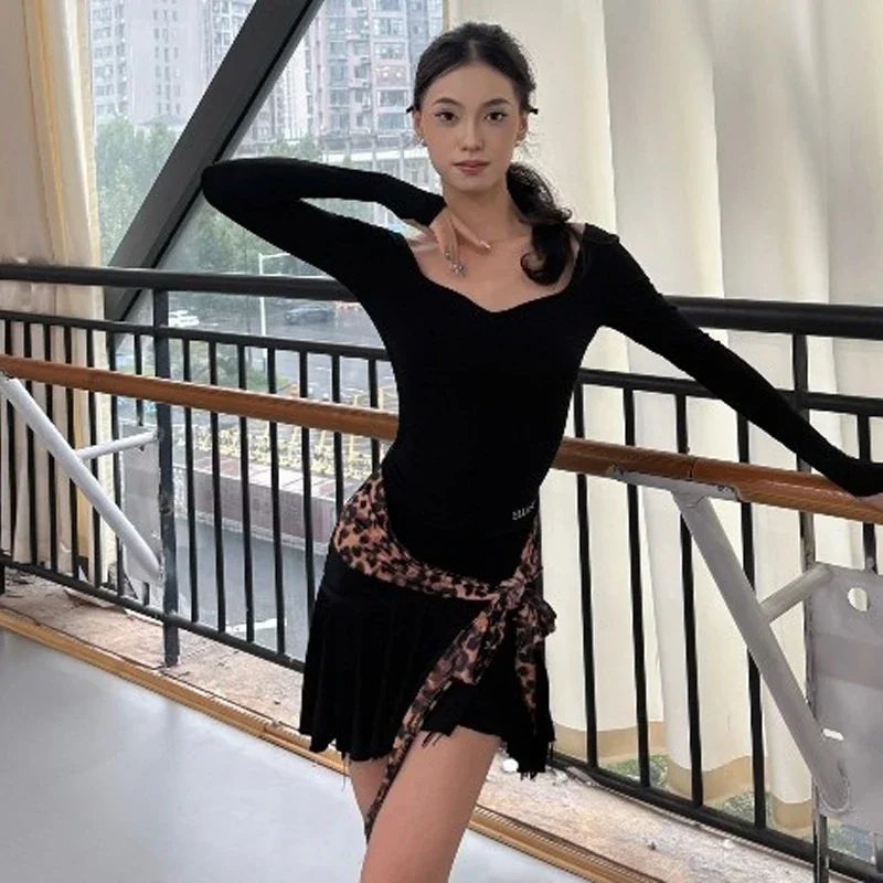 Adult Latin Dance Clothes Women Black Long Seeves Backless Tops Fringed Skirt Cha Cha Rumba Dance Practice Dresses Club DNV24783
Adult Latin Dance Clothes Women Black Long Seeves Backless Tops Fringed Skirt Cha Cha Rumba Dance Practice Dresses Club DNV24783