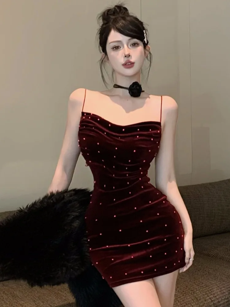 Sexy Velvet Halter Dress with Bead Design Slimming Short Skirt for Trendy Girls Commute Style Korean Version Long Sleeve
Sexy Velvet Halter Dress with Bead Design Slimming Short Skirt for Trendy Girls Commute Style Korean Version Long Sleeve