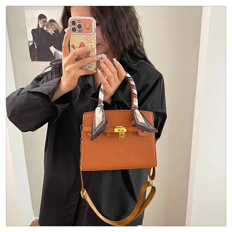 Новинка 2023 года: женская сумка через плечо — легкая сумка через плечо со съемным ремешком, компактный, но просторный органайзер
Новинка 2023 года: женская сумка через плечо — легкая сумка через плечо со съемным ремешком, компактный, но просторный органайзер