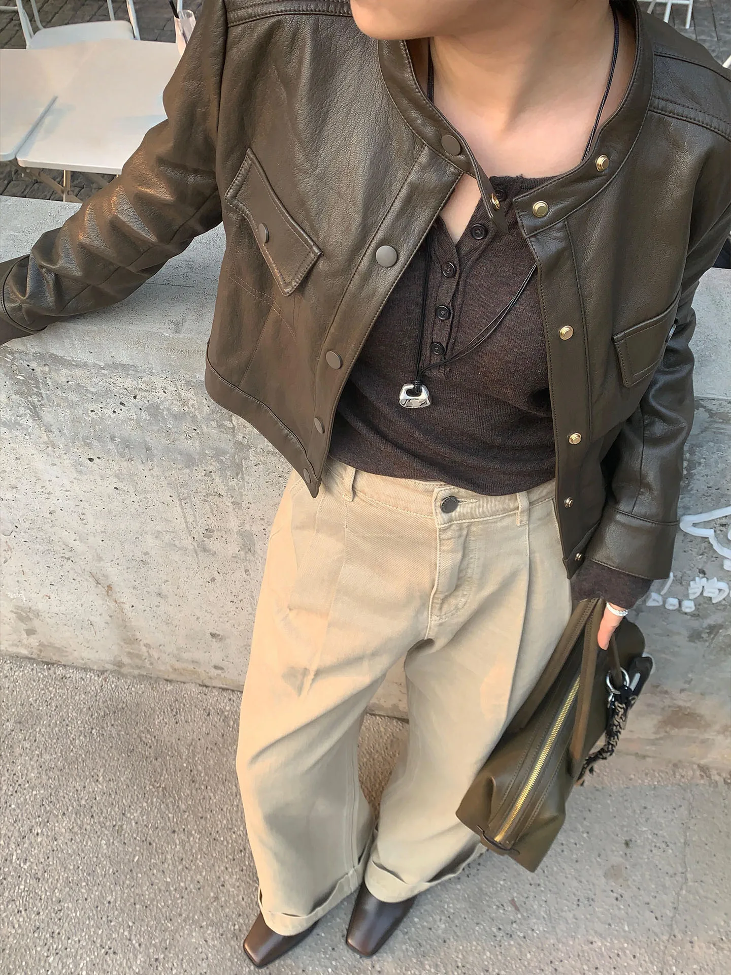 Retro Motorcycle Sle Loose Casual ort Leather Jaet Women's Spring 2026 Stand Collar Button up Pure Color Top
Retro Motorcycle Sle Loose Casual ort Leather Jaet Women's Spring 2026 Stand Collar Button up Pure Color Top