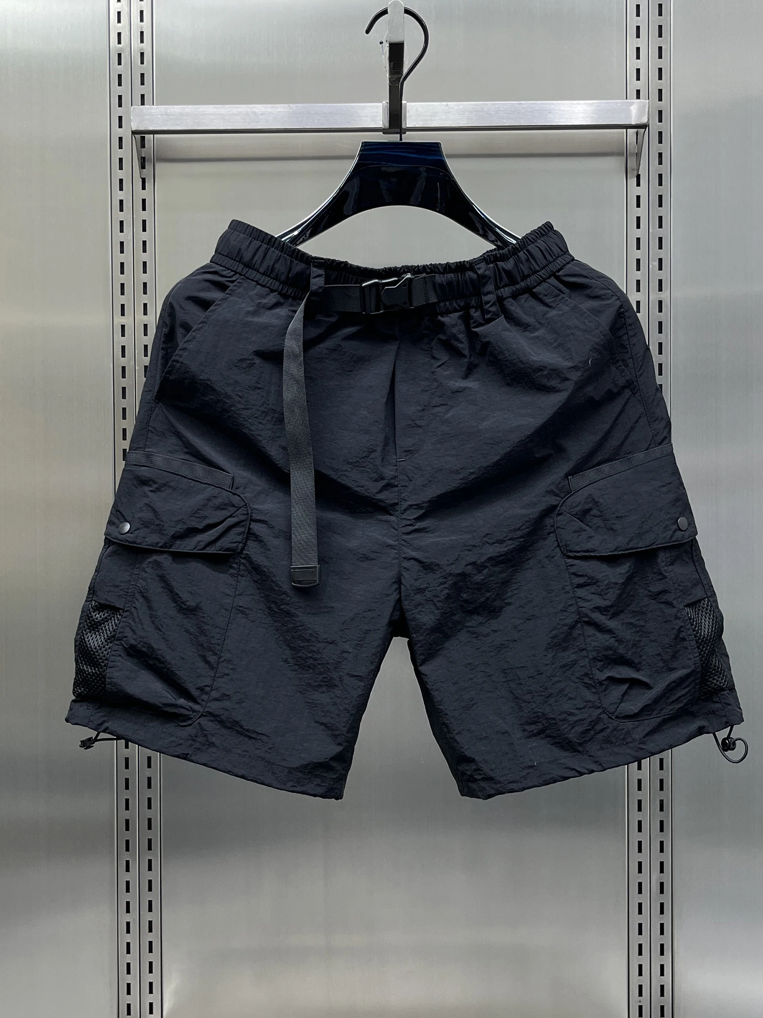 Летние мужские модные рабочие шорты 2024 года, свободные, с пятью карманами, прямого кроя, из нейлона, повседневные, молодежные, со средней посадкой на талии
Летние мужские модные рабочие шорты 2024 года, свободные, с пятью карманами, прямого кроя, из нейлона, повседневные, молодежные, со средней посадкой на талии