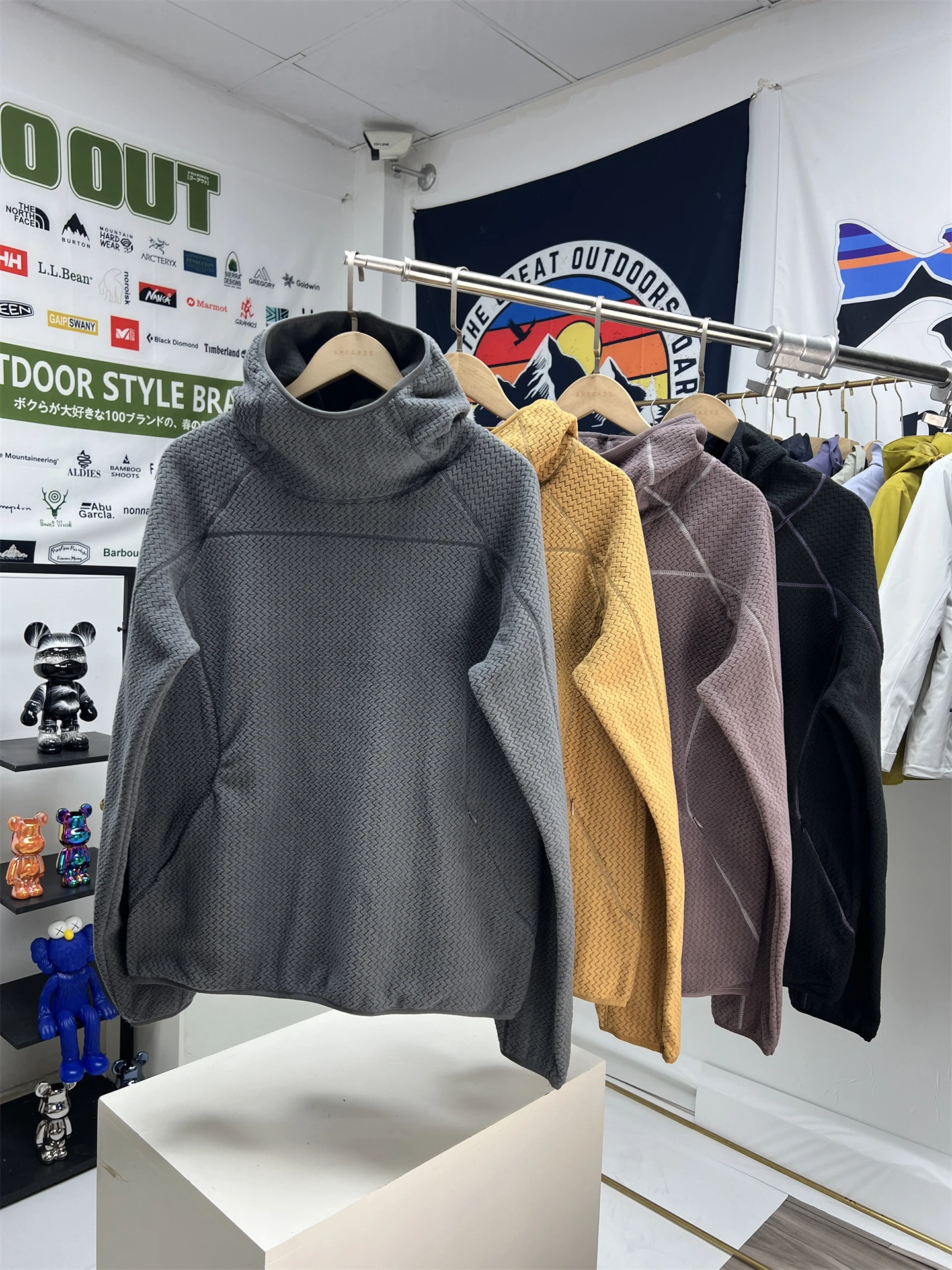 Теплая толстовка с капюшоном, свободного кроя, с волнистым узором, из полиэстера, для активного отдыха, серия «Горы», комфортная, с термоизоляцией
Теплая толстовка с капюшоном, свободного кроя, с волнистым узором, из полиэстера, для активного отдыха, серия «Горы», комфортная, с термоизоляцией