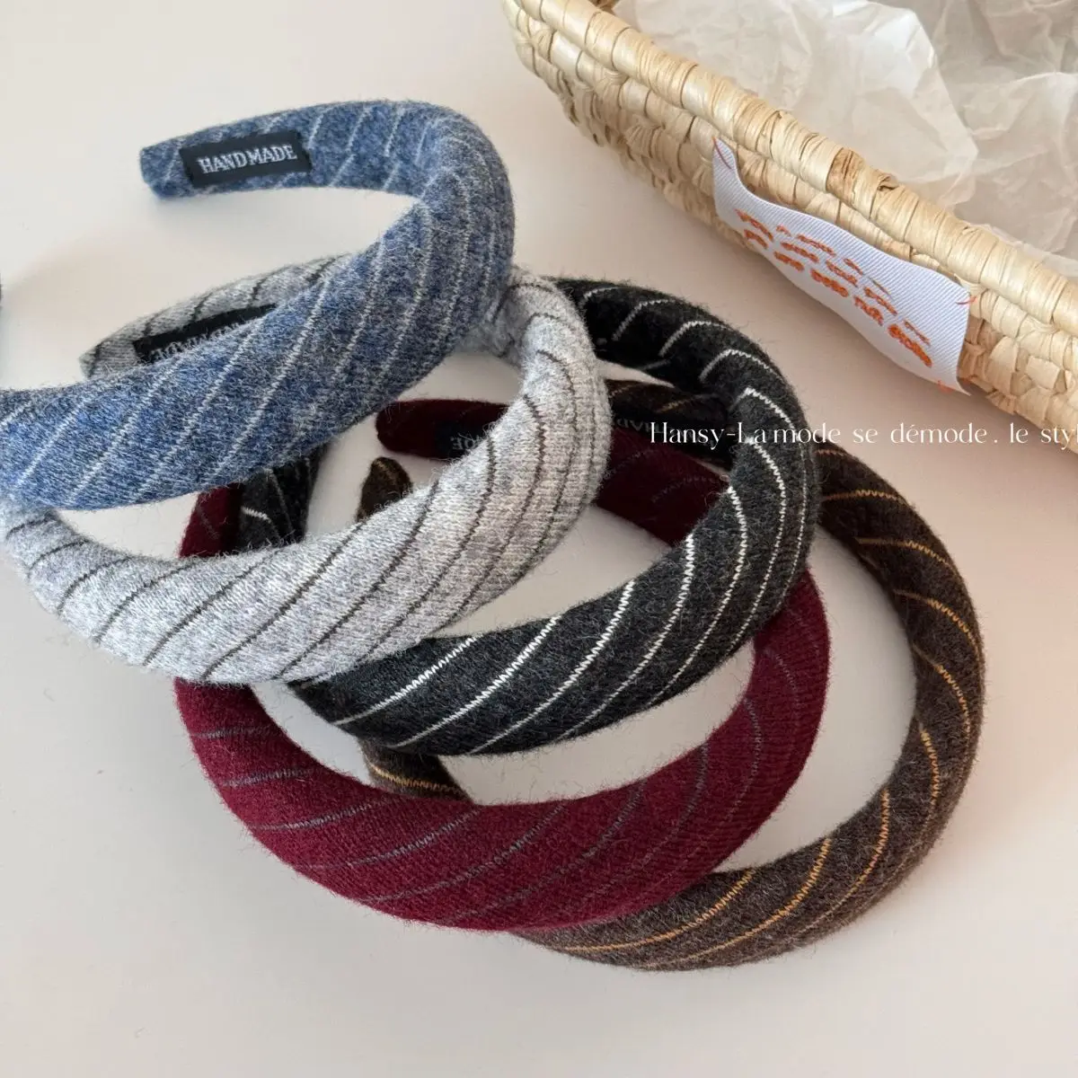 NEW Autumn Winter Twill Knitted Headband Korean Retro Hair Band Wash Face Makeup Headband for Women Girls INS Hair Accessories
NEW Autumn Winter Twill Knitted Headband Korean Retro Hair Band Wash Face Makeup Headband for Women Girls INS Hair Accessories