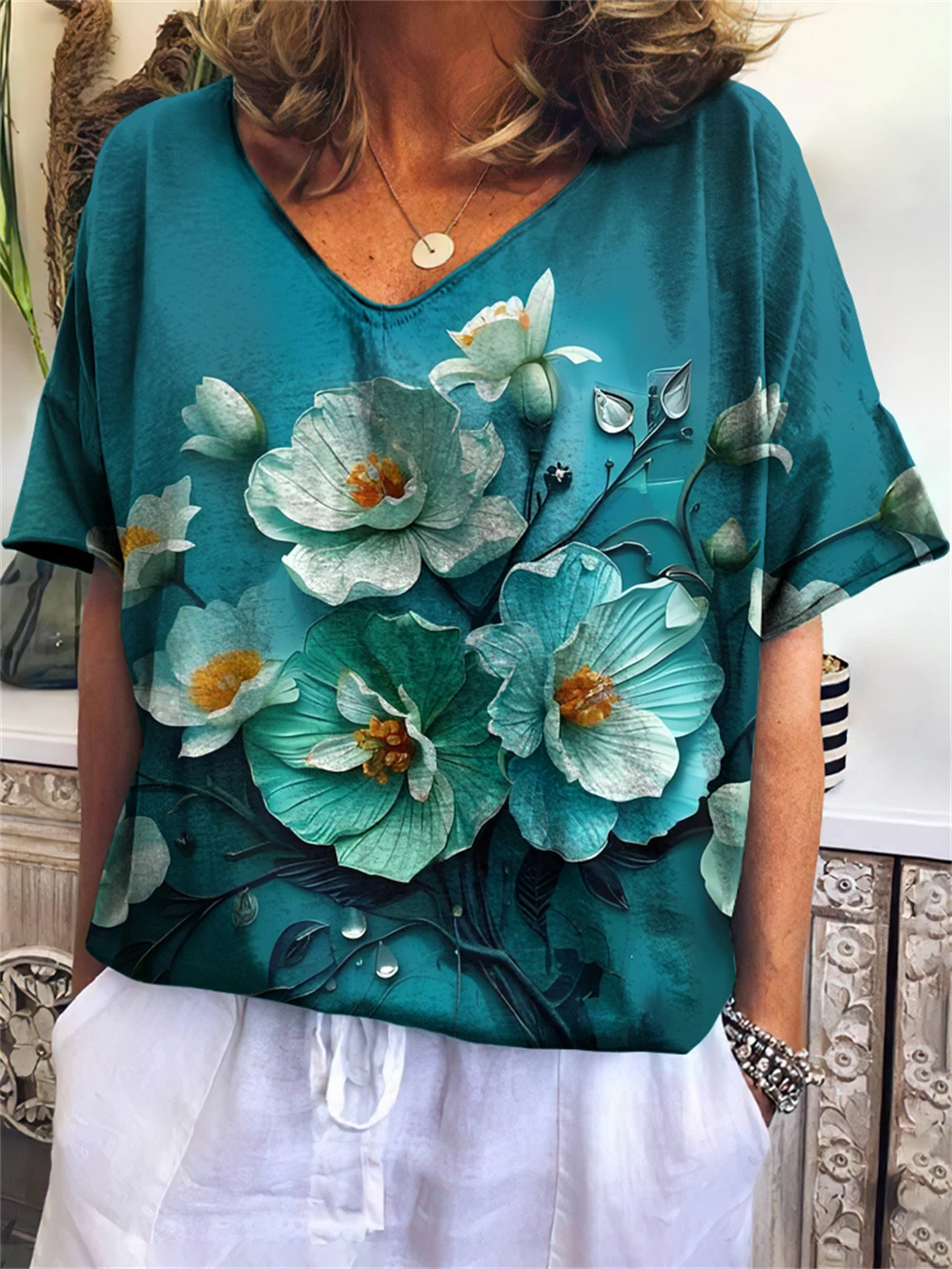 Women's T-Shirt Floral Print Outdoor Fashion Casual Size Tops V-Neck T-Shirt Summer Streetwear Casual Oversized Female Clothing
Women's T-Shirt Floral Print Outdoor Fashion Casual Size Tops V-Neck T-Shirt Summer Streetwear Casual Oversized Female Clothing