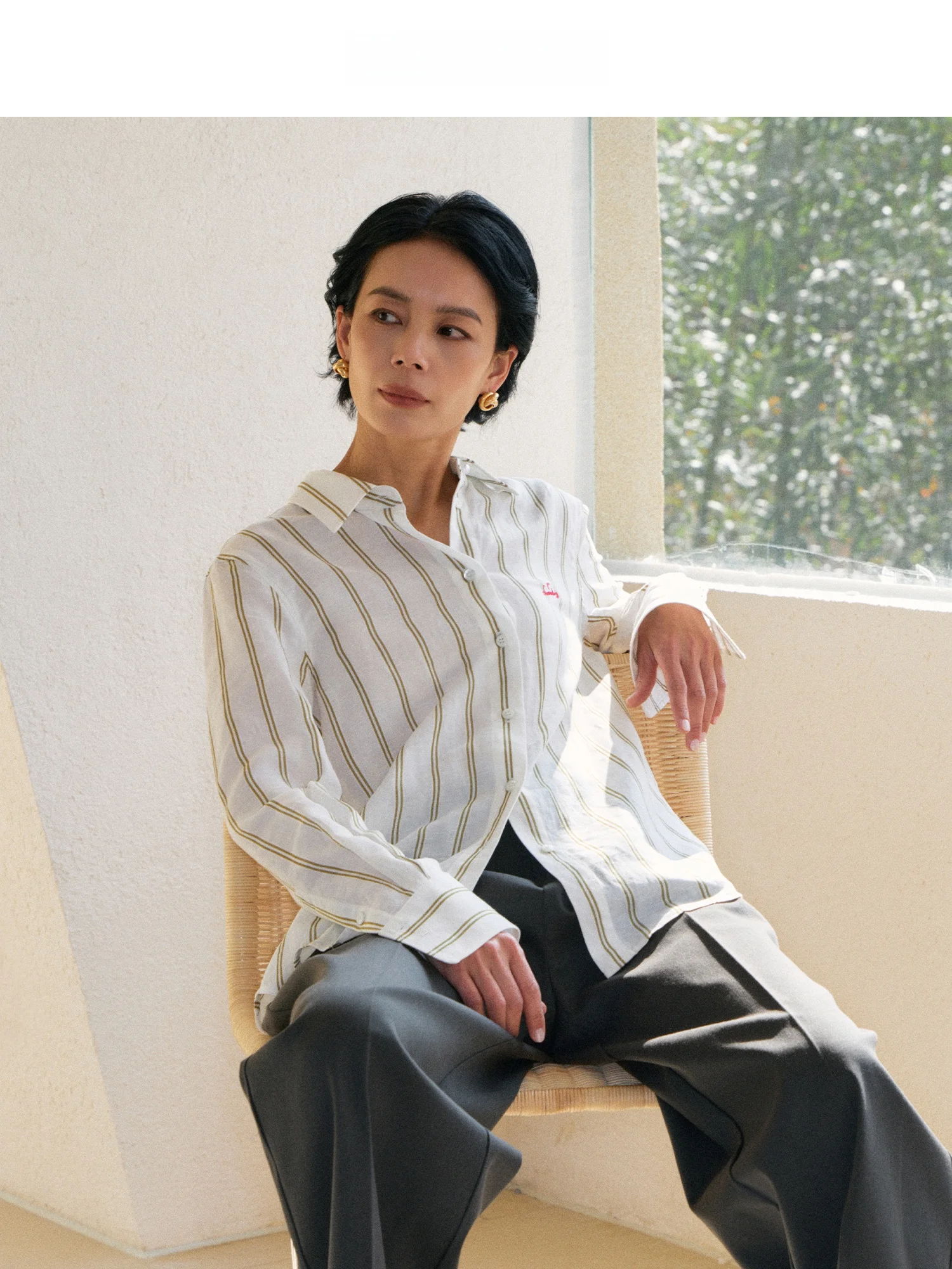 Весенняя женская дышащая льняная рубашка Xi Li High nce с контрастными полосками и принтом "Чай из белой сосны", повседневная, свободного кроя.
Весенняя женская дышащая льняная рубашка Xi Li High nce с контрастными полосками и принтом "Чай из белой сосны", повседневная, свободного кроя.