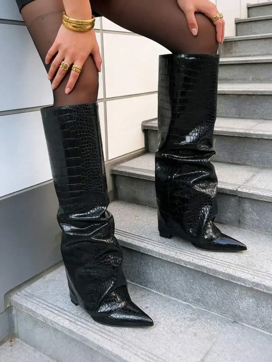 Womens Knee High Slouchy Croc-Embossed Boots Pointed Toe Block Heel Pull On Fashion Punk
Womens Knee High Slouchy Croc-Embossed Boots Pointed Toe Block Heel Pull On Fashion Punk