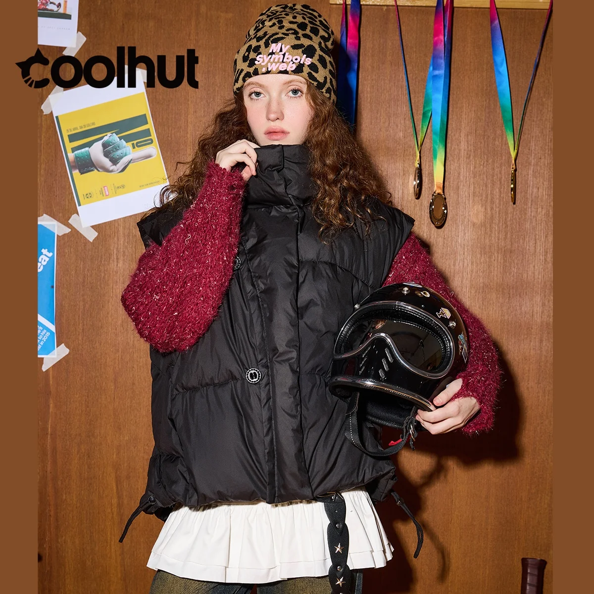 COOLHUT New Women's Waistcoat Minimalist Stand Collar Puffer Vest Drawstring Waist Spring Casual Loose Fit Solid Color Outerwear
COOLHUT New Women's Waistcoat Minimalist Stand Collar Puffer Vest Drawstring Waist Spring Casual Loose Fit Solid Color Outerwear