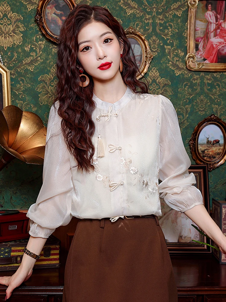 Женская блузка с вышивкой и воротником-стойкой, весна 2026, новый дизайн, универсальный топ в китайском стиле, свободный крой
Женская блузка с вышивкой и воротником-стойкой, весна 2026, новый дизайн, универсальный топ в китайском стиле, свободный крой