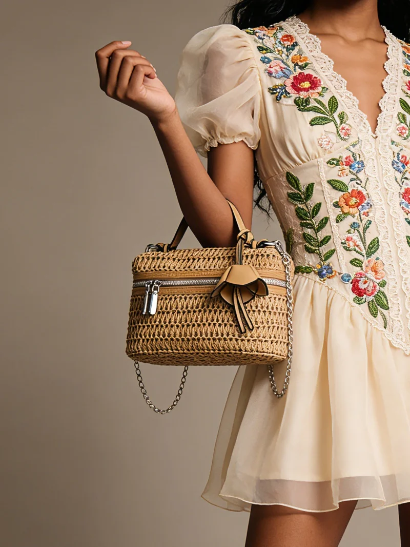 2026 Fashion Straw Box Women Handbags Designer Straw Woven Small Tote Shoulder Crossbody Bags Casual Vintage Summer Beach Bag
2026 Fashion Straw Box Women Handbags Designer Straw Woven Small Tote Shoulder Crossbody Bags Casual Vintage Summer Beach Bag