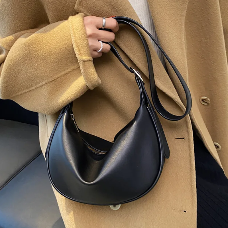 Women's New Single Shoulder Crossbody Bag Versatile Large Capacity Commuting Single Shoulder Armpit Bag Commuting Bag
Women's New Single Shoulder Crossbody Bag Versatile Large Capacity Commuting Single Shoulder Armpit Bag Commuting Bag