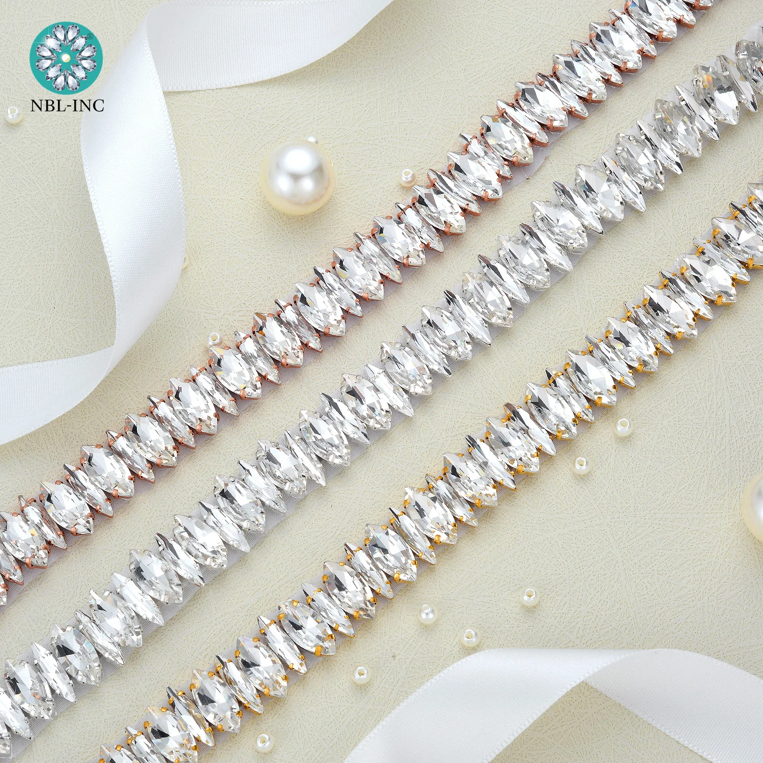 (10 yards) Wholesale bridal silver crystal rhinestone applique trim rose gold hand beaded sew on for wedding dress WDD1233
(10 yards) Wholesale bridal silver crystal rhinestone applique trim rose gold hand beaded sew on for wedding dress WDD1233