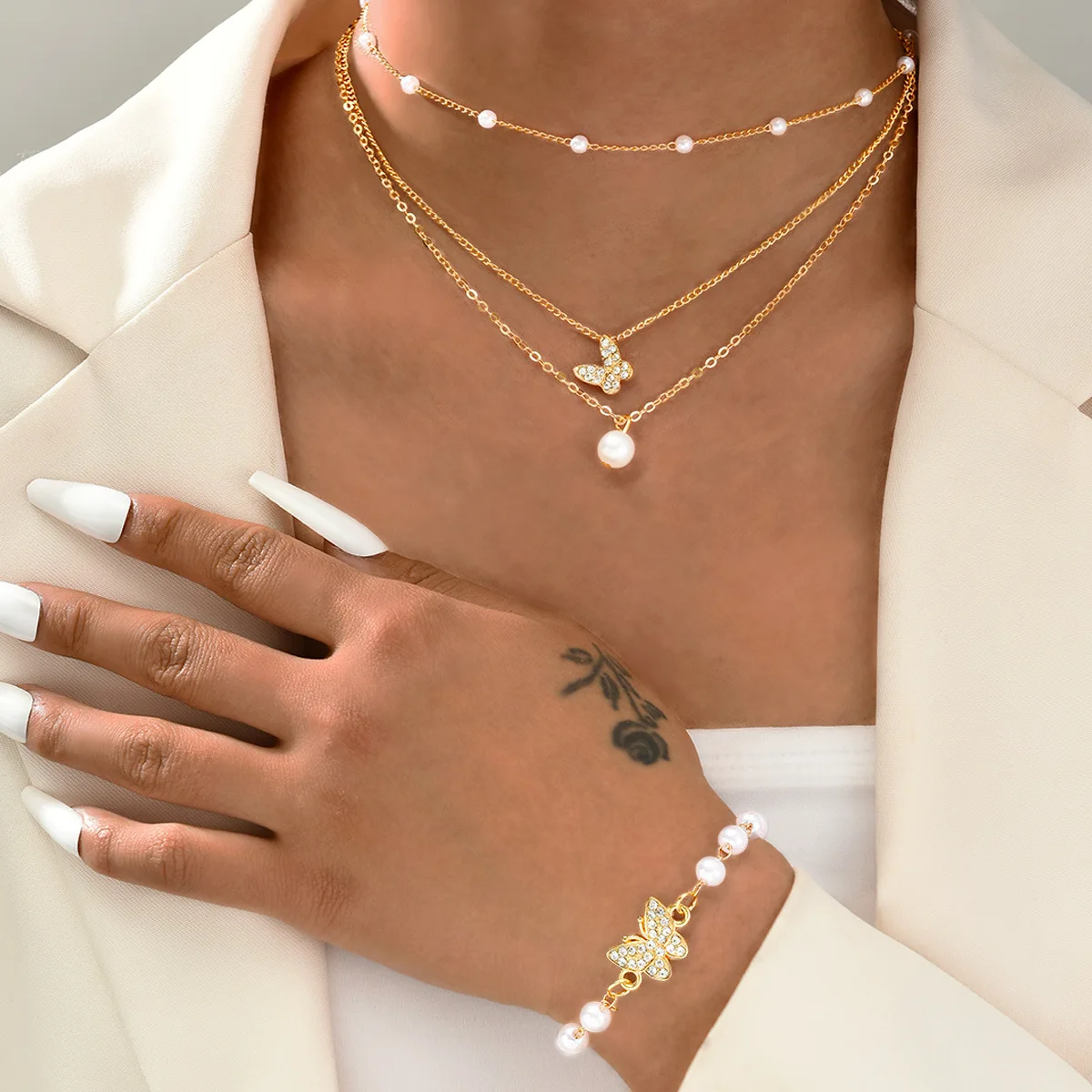 New 2Pcs Pearl Zircon Butterfly Bracelet Necklace for Women Fashion Elegant Gold White Color Bracelet Necklace Set Party Jewelry
New 2Pcs Pearl Zircon Butterfly Bracelet Necklace for Women Fashion Elegant Gold White Color Bracelet Necklace Set Party Jewelry