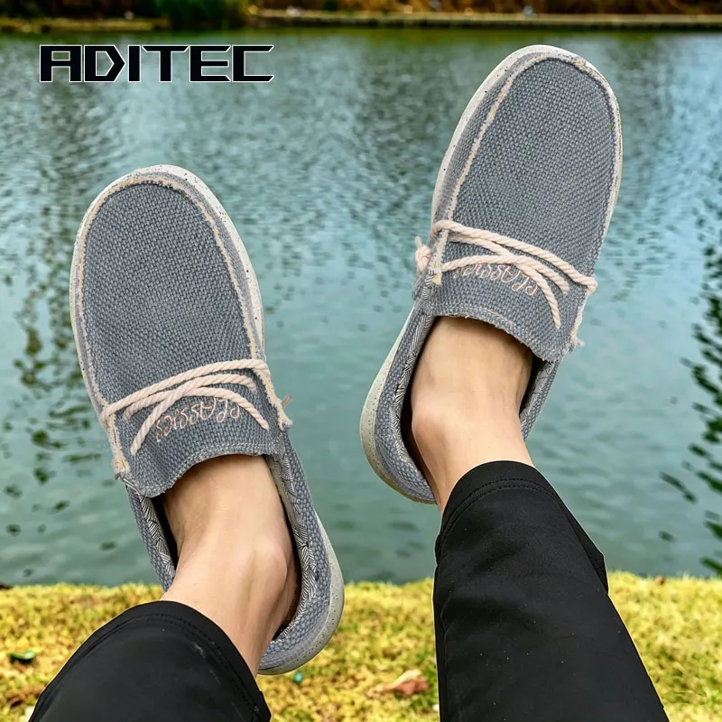 Men's wide-toe shoes, lightweight and soft, suitable for walking and outdoor travel, suitable for people with big feet to wear.
Men's wide-toe shoes, lightweight and soft, suitable for walking and outdoor travel, suitable for people with big feet to wear.