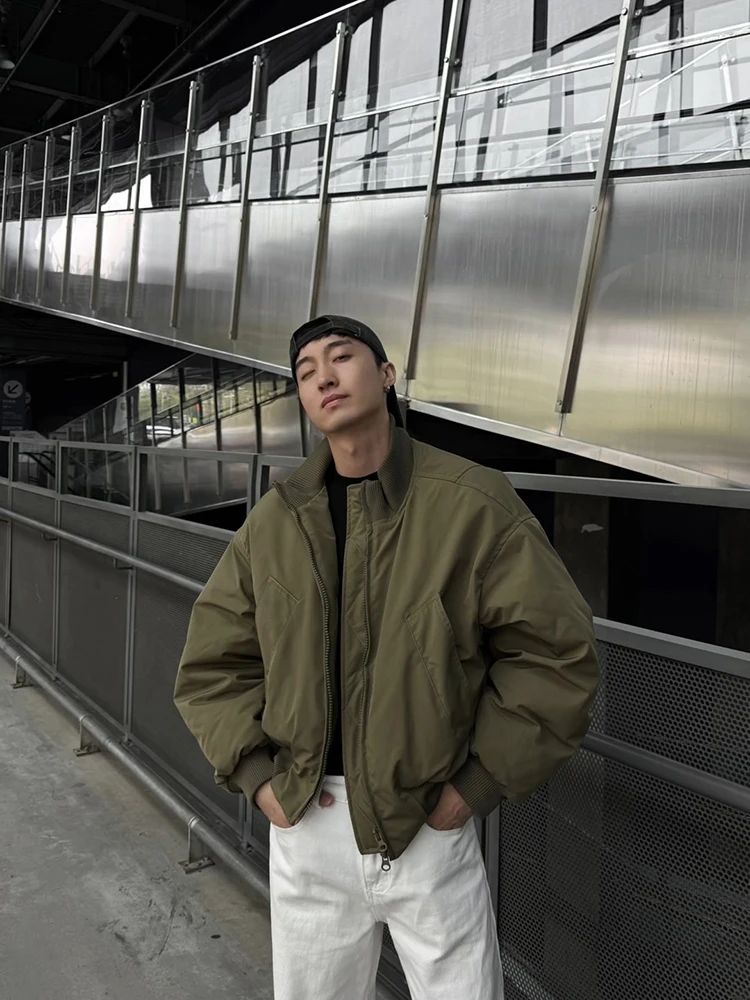 Мужская модная зимняя куртка-бомбер в стиле милитари из хлопка и полиэстера, теплая, повседневная, свободного кроя
Мужская модная зимняя куртка-бомбер в стиле милитари из хлопка и полиэстера, теплая, повседневная, свободного кроя