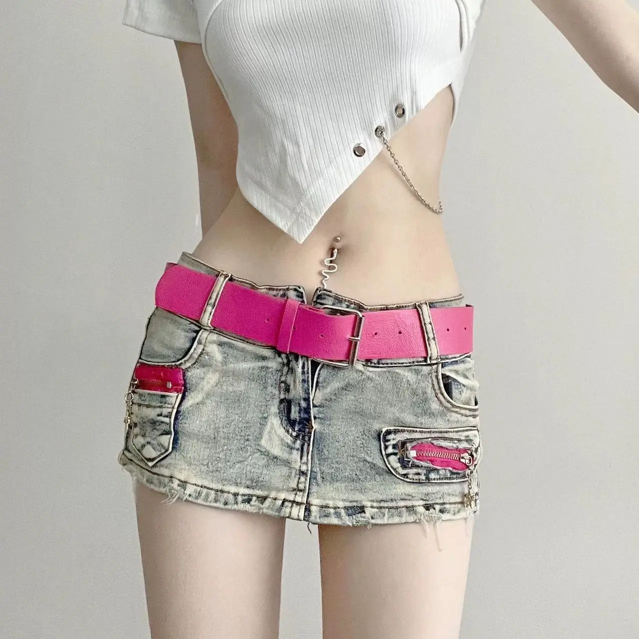 Sexy Y2K Denim Short Hot Girl Vintage Denim Mini Skirt Pants for Women Summer Low Waisted Straight Leg Half Length Skirt Pants
Sexy Y2K Denim Short Hot Girl Vintage Denim Mini Skirt Pants for Women Summer Low Waisted Straight Leg Half Length Skirt Pants
