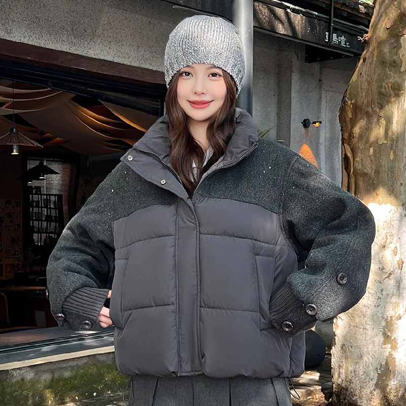 Grey Cotton Clothes for Women Autumn Winter Stand Collar Sequined Female Quilted Coat Fashion Zipper Thick Warm Padded Jacket
Grey Cotton Clothes for Women Autumn Winter Stand Collar Sequined Female Quilted Coat Fashion Zipper Thick Warm Padded Jacket