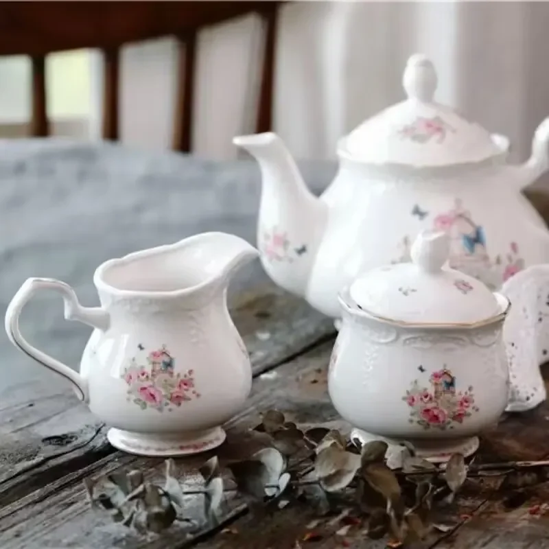 3pcs European Coffee Sugar Pot Milk Pot Set British Teapot High-grade Painted Gold Ceramics Western Black Afternoon Tea Cup
3pcs European Coffee Sugar Pot Milk Pot Set British Teapot High-grade Painted Gold Ceramics Western Black Afternoon Tea Cup