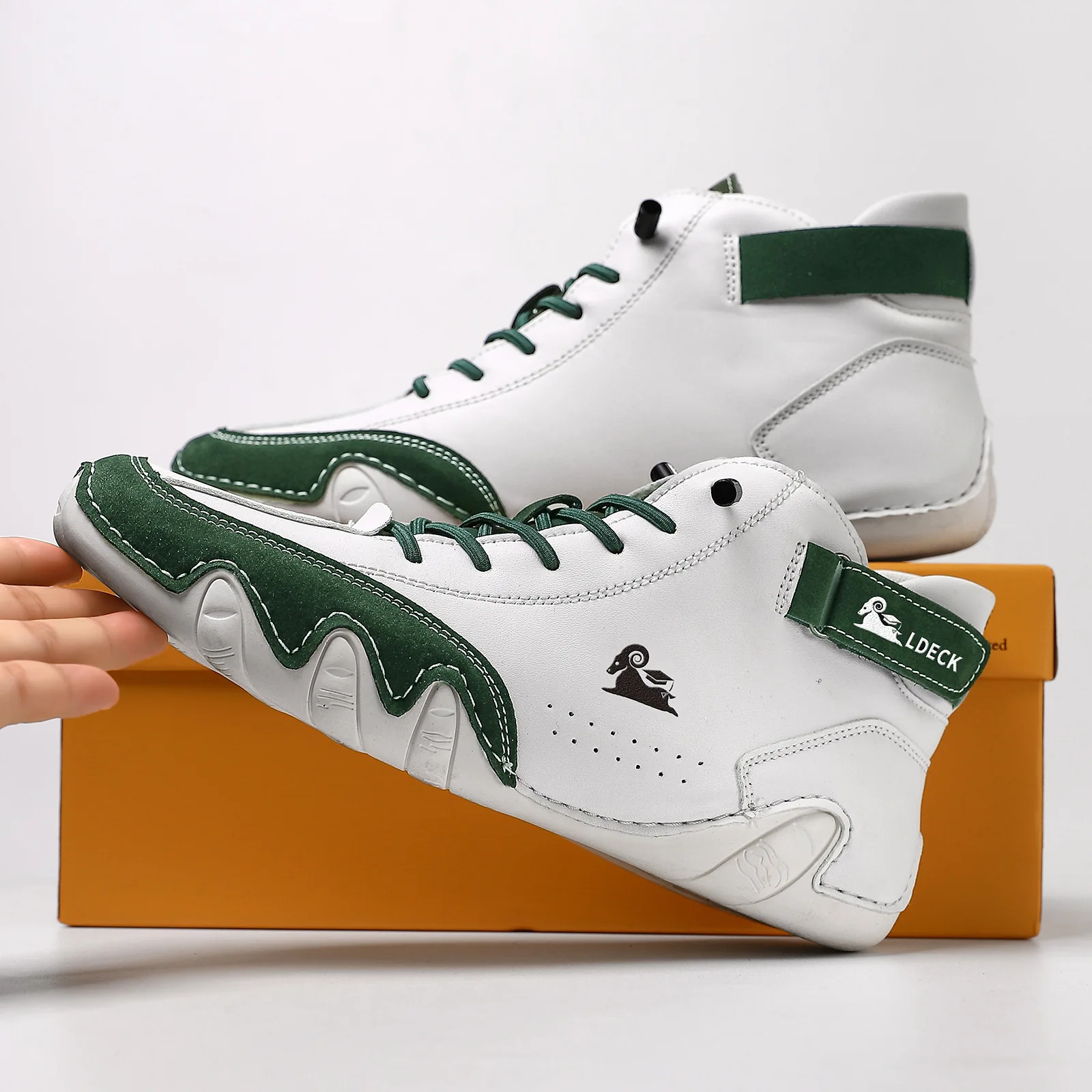 Spring and summer hot high top octopus men's shoes men's casual outdoor short boots
Spring and summer hot high top octopus men's shoes men's casual outdoor short boots