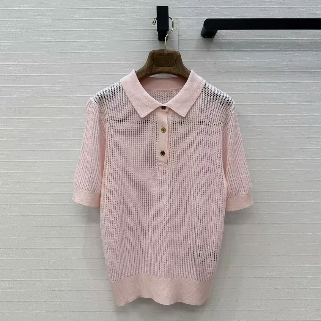 Luxury Old Money Style Knitted Sweater Women Turn-down Collar Metal Buttons Short Sleeve Solid Color Hollow Out Casual Tops
Luxury Old Money Style Knitted Sweater Women Turn-down Collar Metal Buttons Short Sleeve Solid Color Hollow Out Casual Tops
