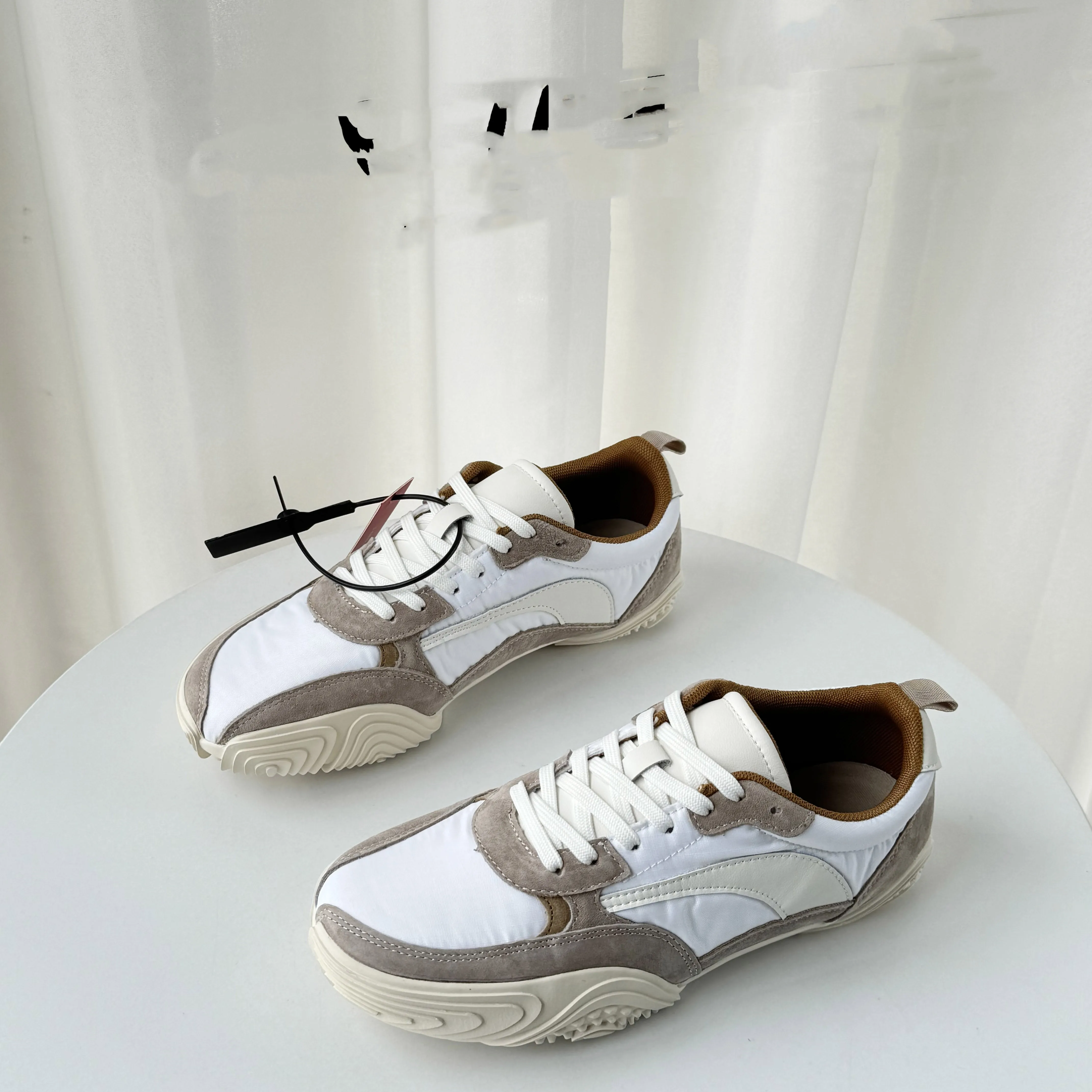 2025 зимняя популярная уличная противоскользящая прогулочная обувь премиум-класса унисекс, прочная прогулочная обувь, профессиональные походные ботинки
2025 зимняя популярная уличная противоскользящая прогулочная обувь премиум-класса унисекс, прочная прогулочная обувь, профессиональные походные ботинки