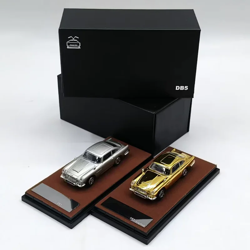 Diecast 1:64 Scale DB5 Alloy retro sports car model desktop decoration Adult gift Ornament Souvenir display Collectibles
Diecast 1:64 Scale DB5 Alloy retro sports car model desktop decoration Adult gift Ornament Souvenir display Collectibles