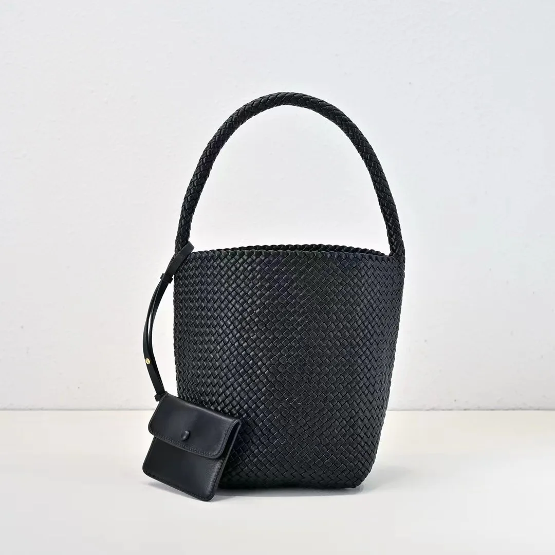 2025 women top quality Leather patchwork handcrafted bag, black handbag with bucket shape
2025 women top quality Leather patchwork handcrafted bag, black handbag with bucket shape